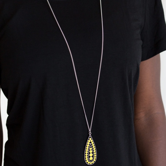 paparazzi Jewelry - Tiki Tease - Yellow Necklace Set paparazzi Jewelry - Tiki Tease - Yellow Necklace Set